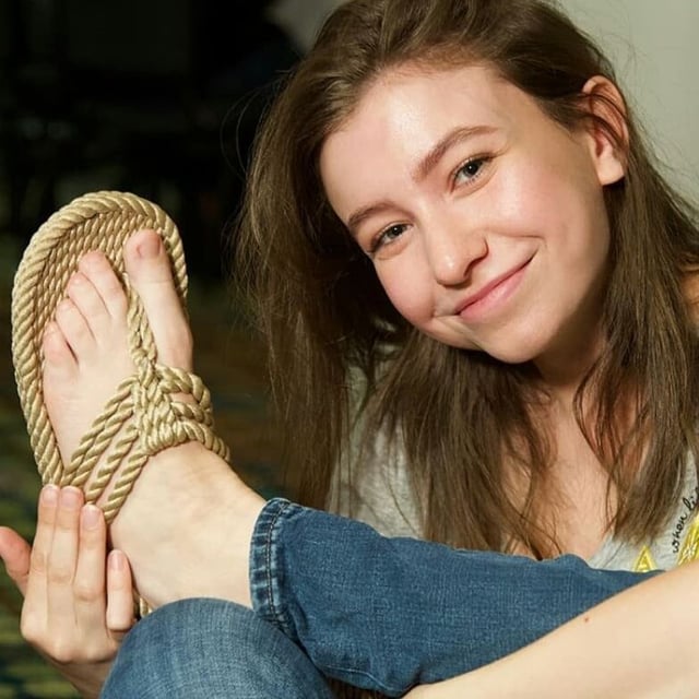 katelyn nacon feet