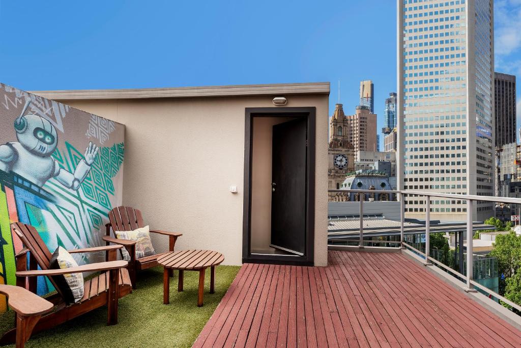 quality apartments melbourne central reviews