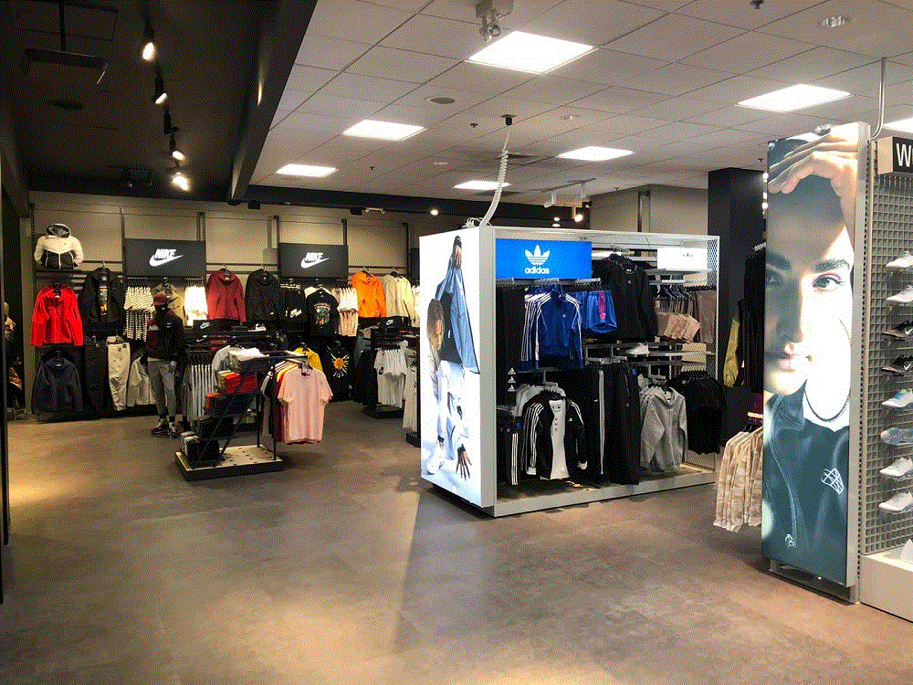 deerbrook mall sports store