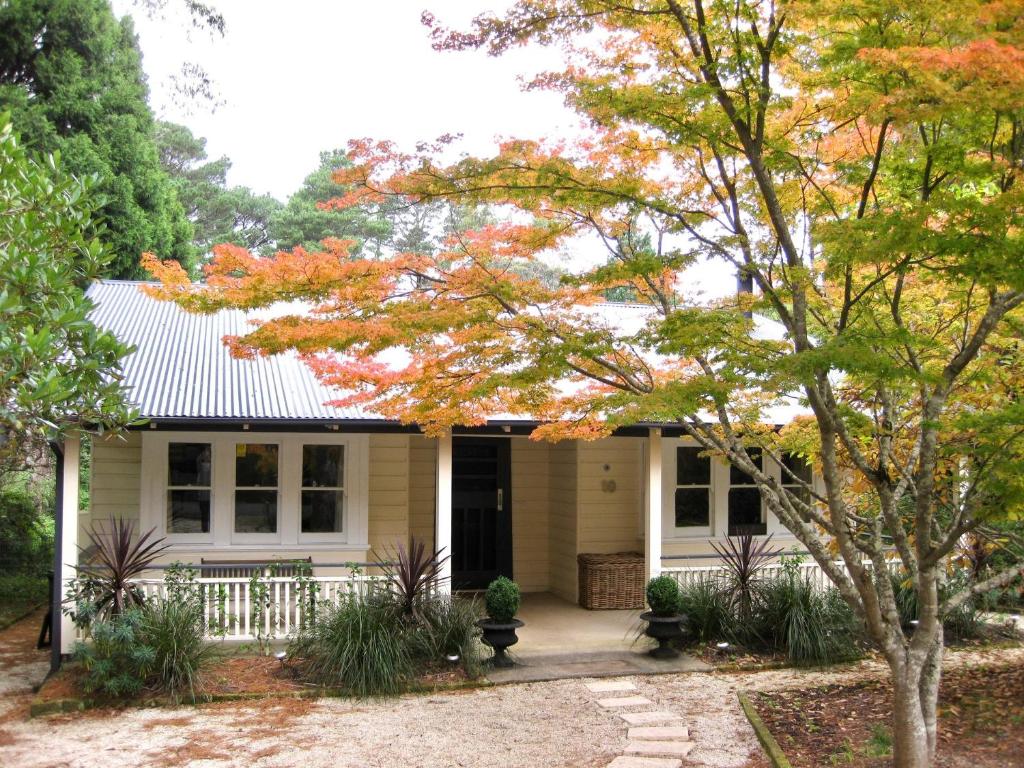 leura country cottage