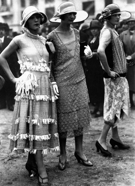 20s style women