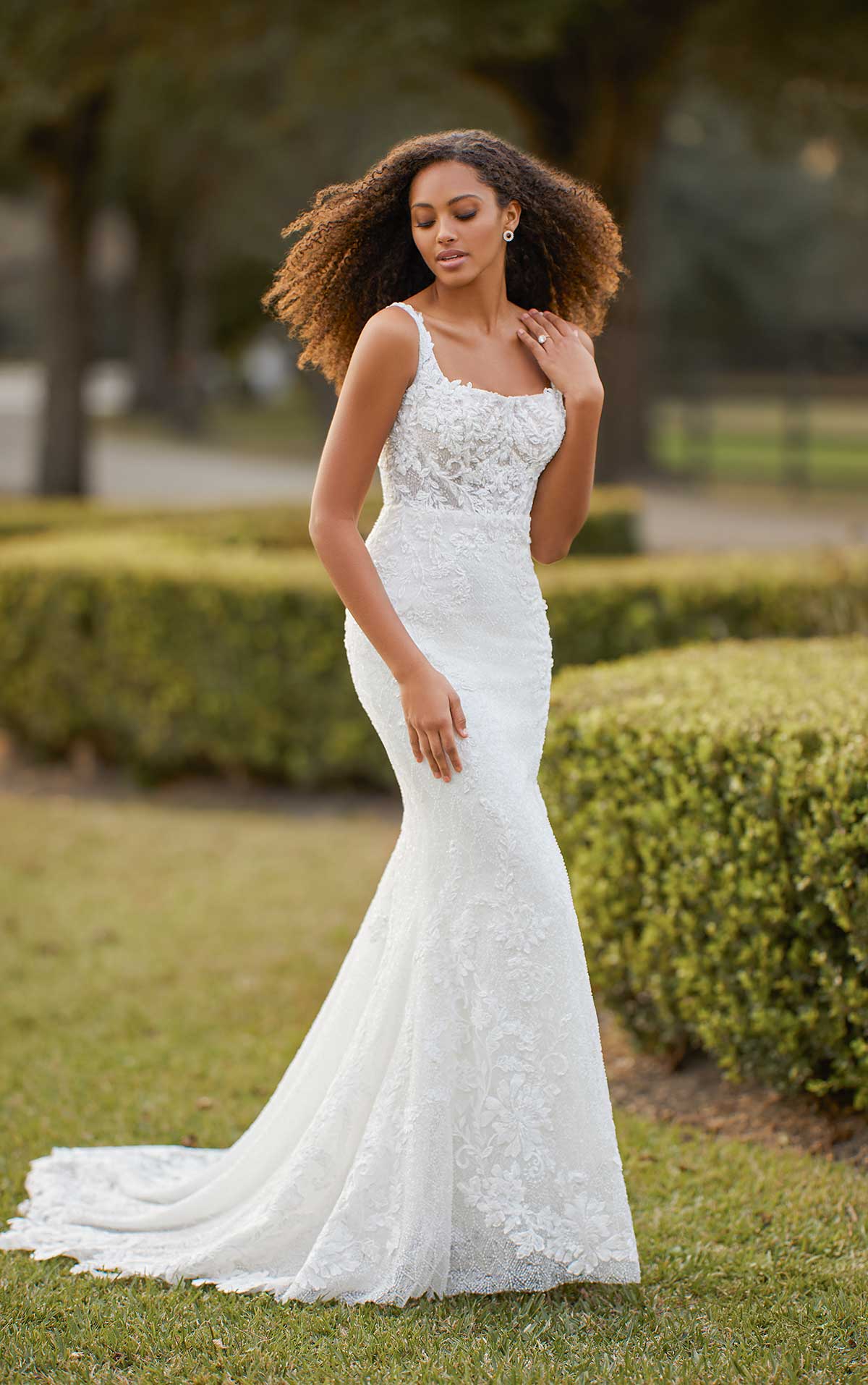 scoop neck wedding dress