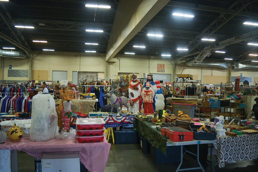 nw largest garage and vintage sale