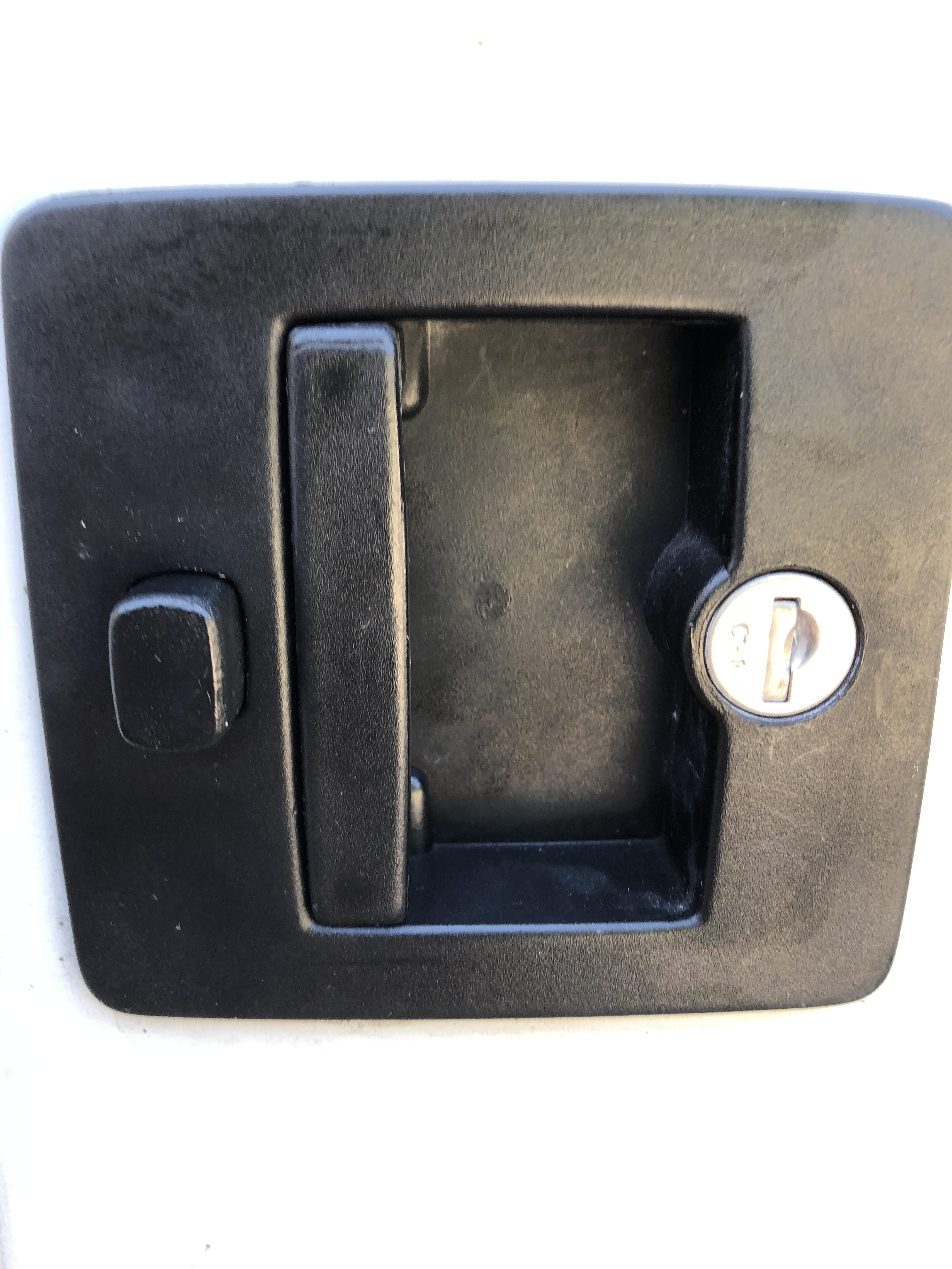 jayco door lock replacement