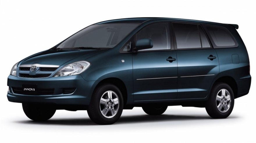 toyota innova 2015