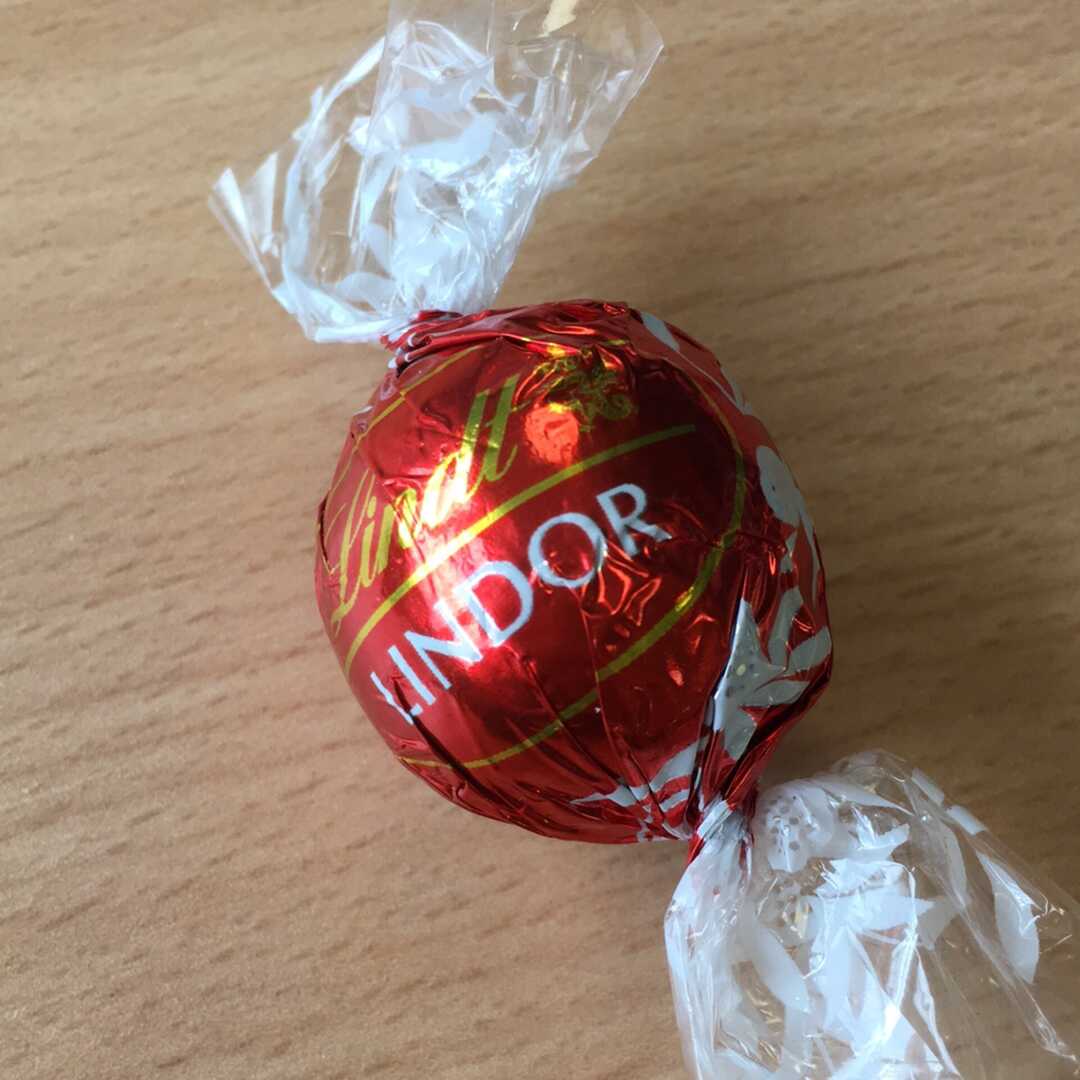 how many calories in lindt chocolate balls