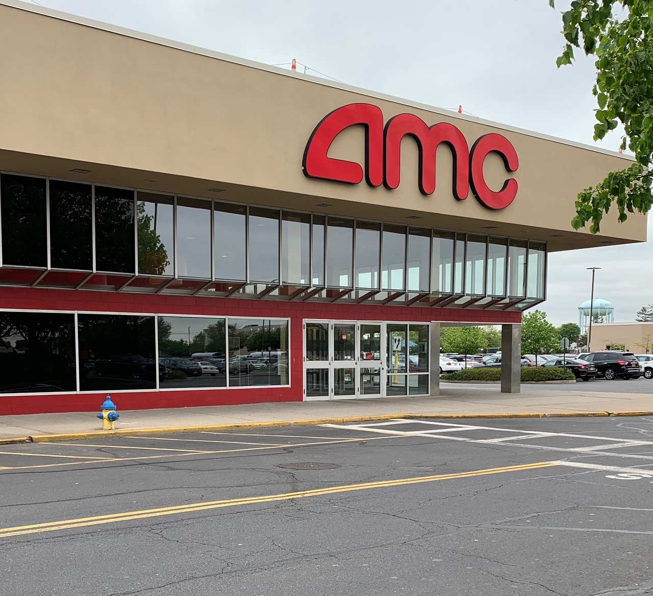 amc dine-in levittown 10