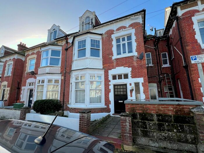 2 bedroom house to rent in hastings