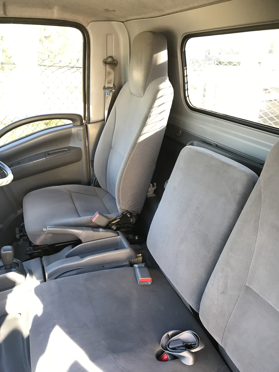 isuzu npr seat covers