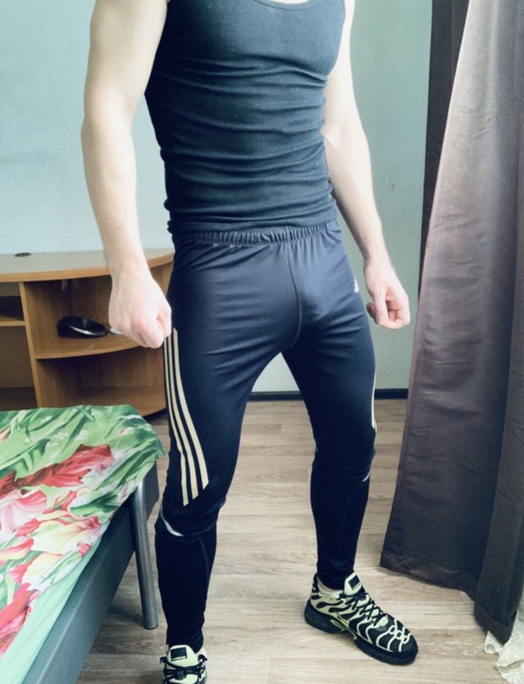 spandex bulge