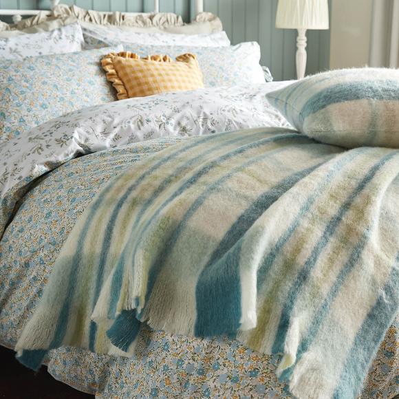 laura ashley bed throws