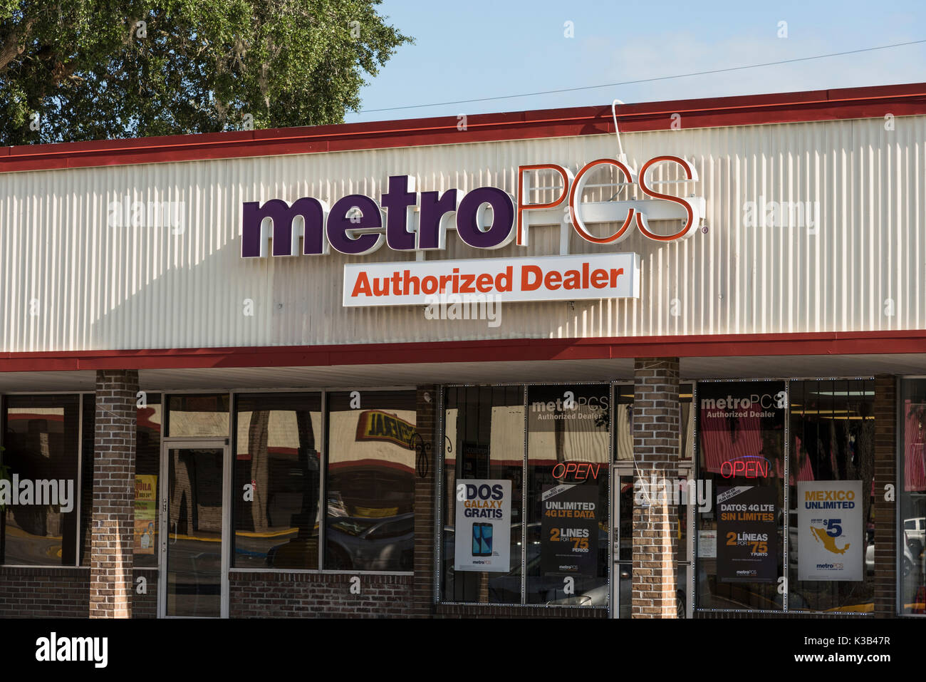 metro pcs pueblo