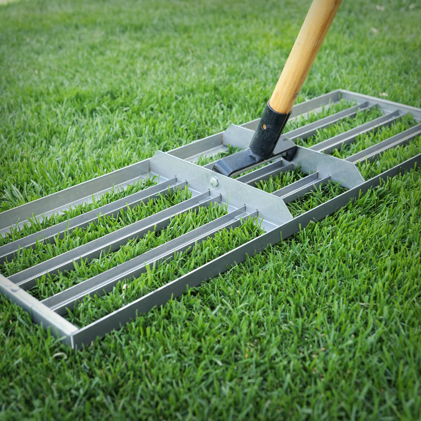 lawn leveler tool