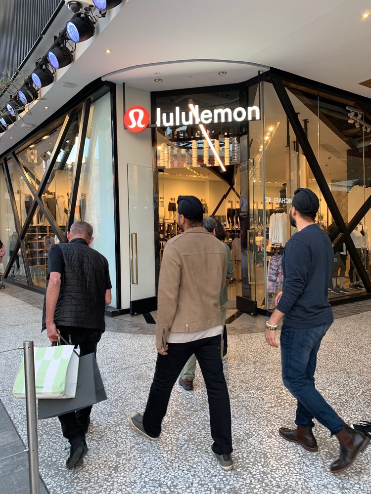 lululemon stores los angeles