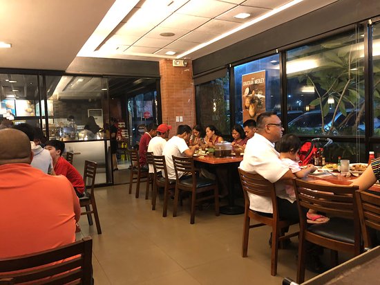 max restaurant quezon city