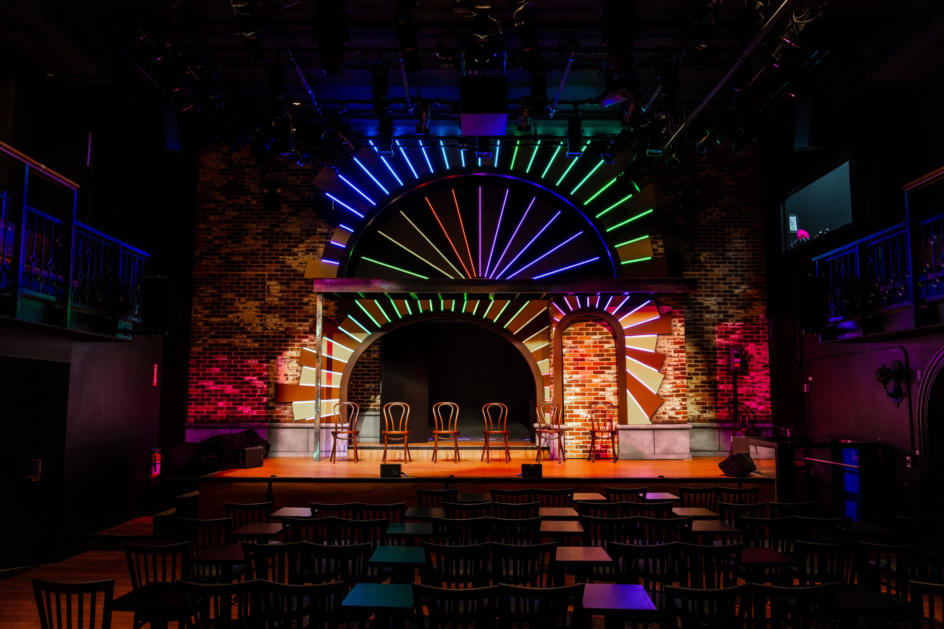 comedy clubs in time square new york