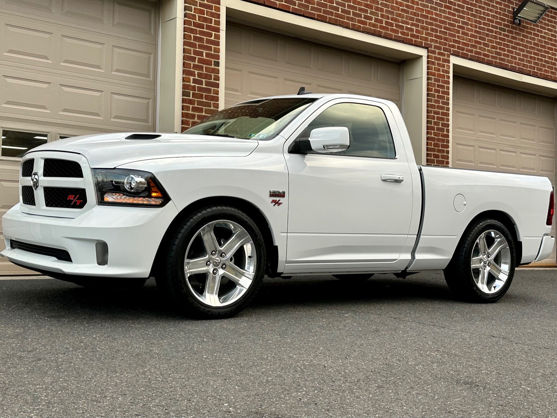 dodge hemi rt truck