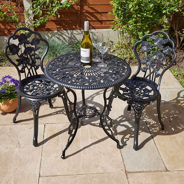 b&q bistro set