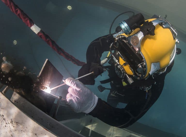 underwater welding annual salary