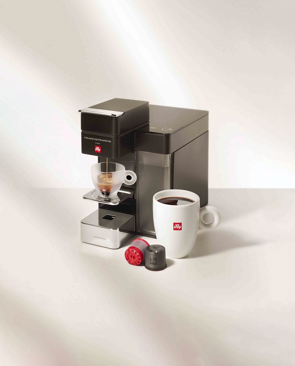 illy coffee pot