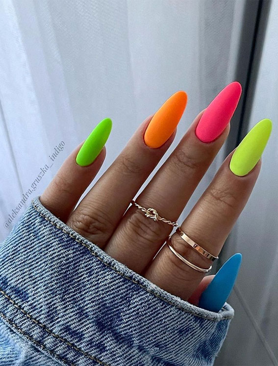 neon nails