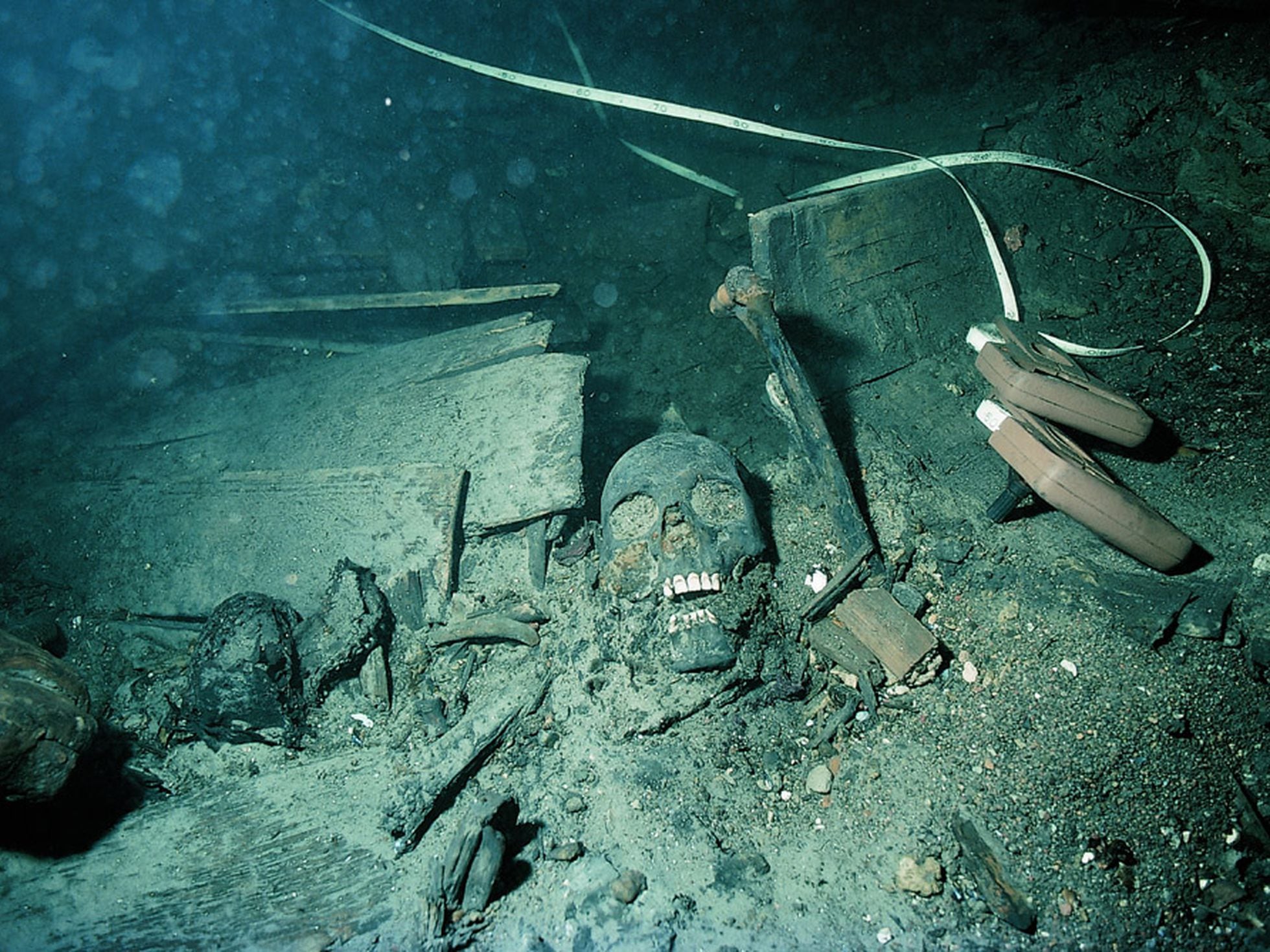 skeletons titanic underwater bodies found