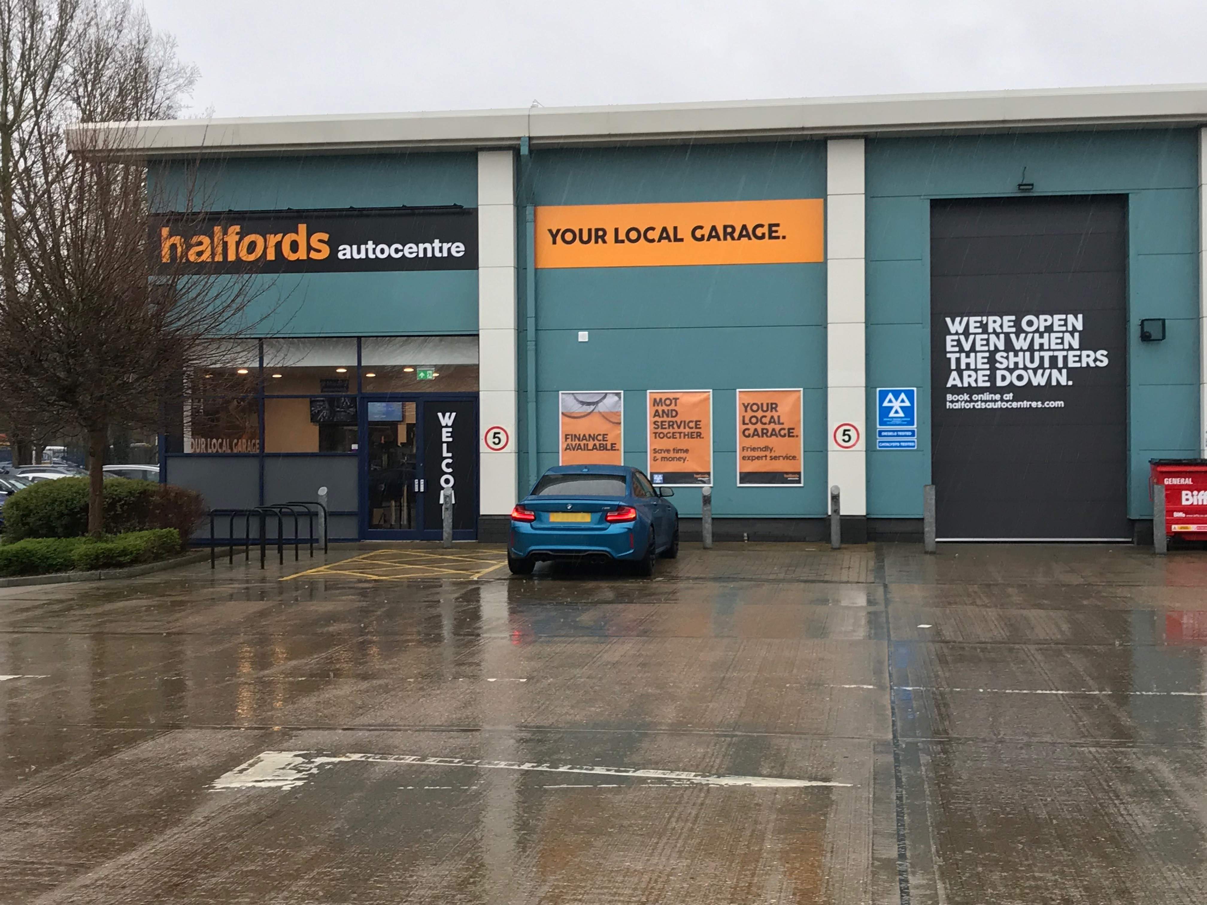 halfords autocentre