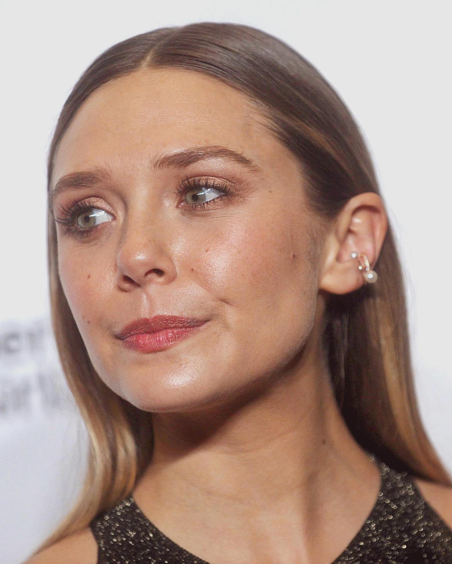 elizabeth olsen ears