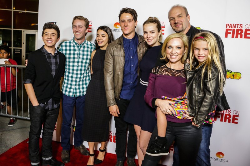 cast of good luck charlie