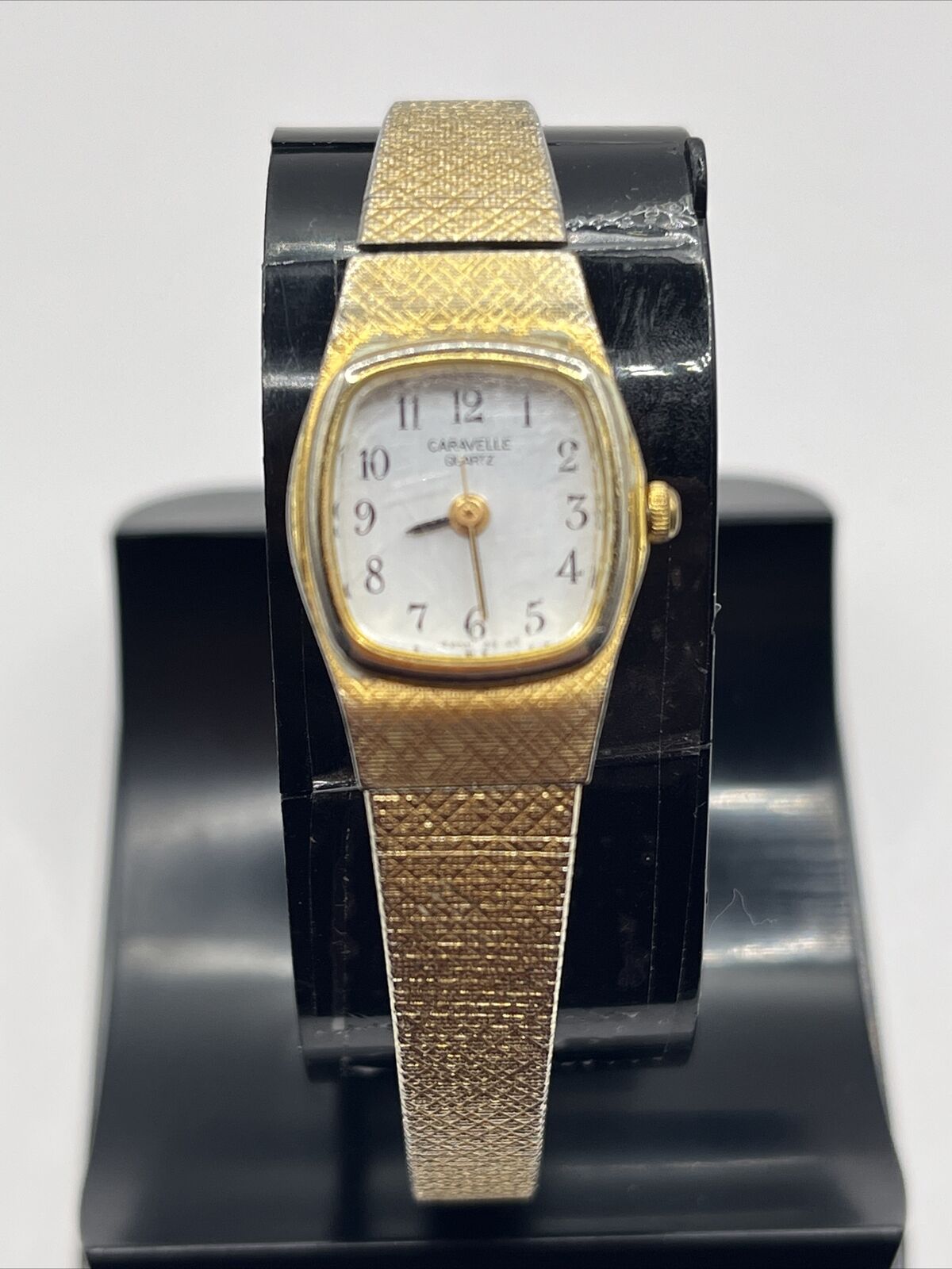 caravelle quartz watch