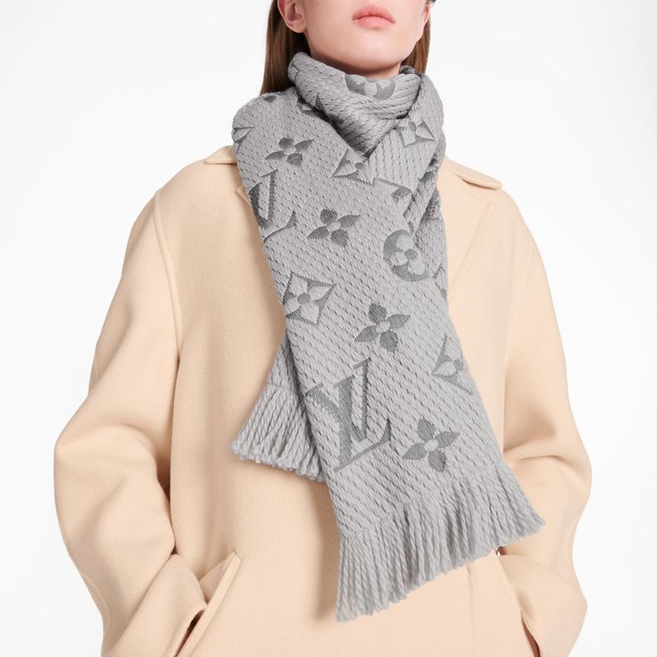 lv scarf