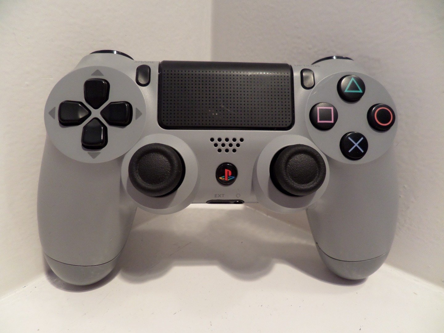 dualshock 4 gray