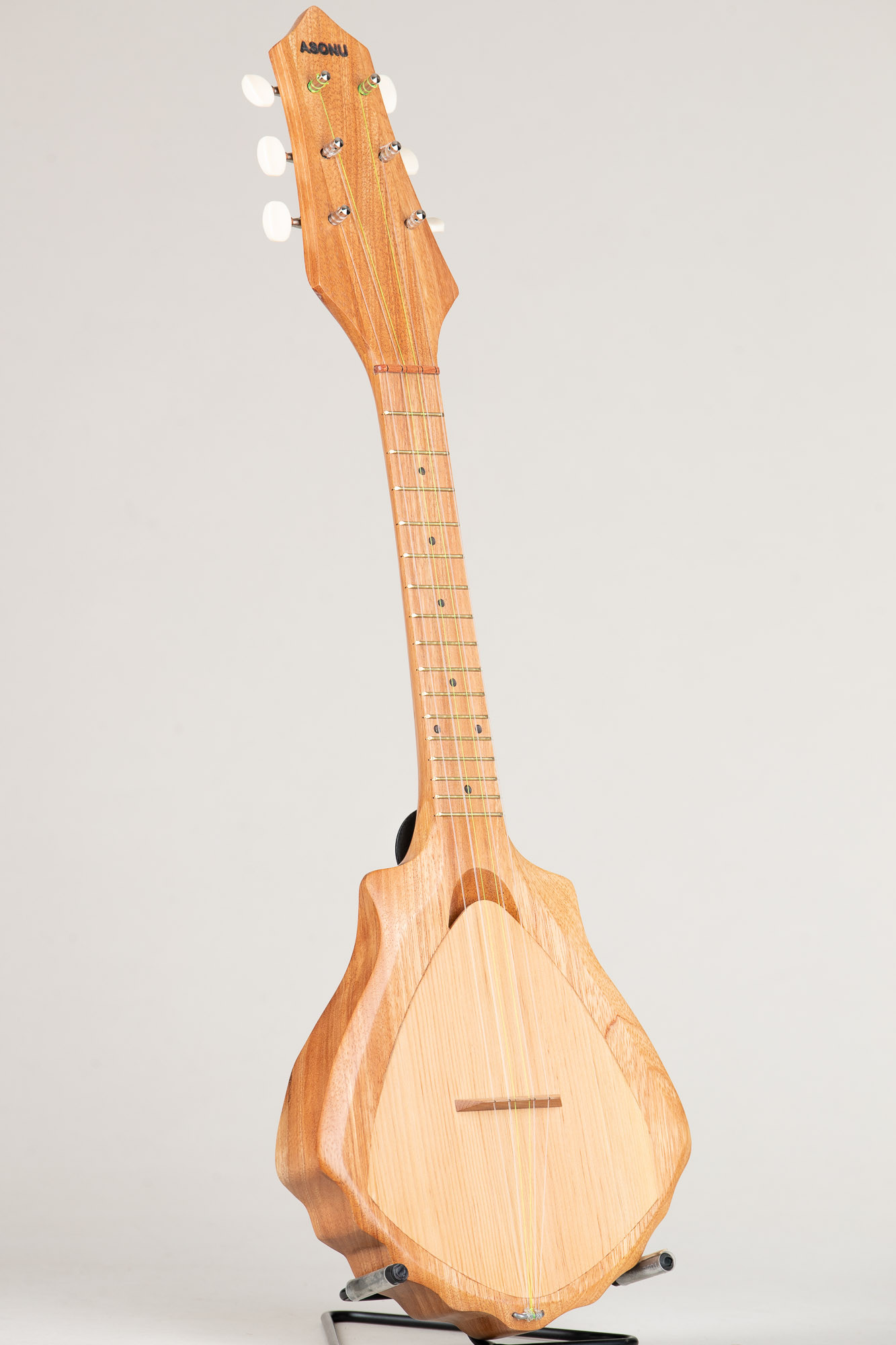 tahitian ukulele