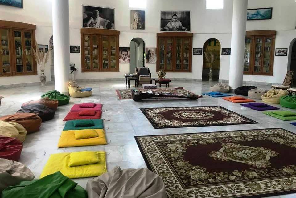 art of living rishikesh ashram room booking