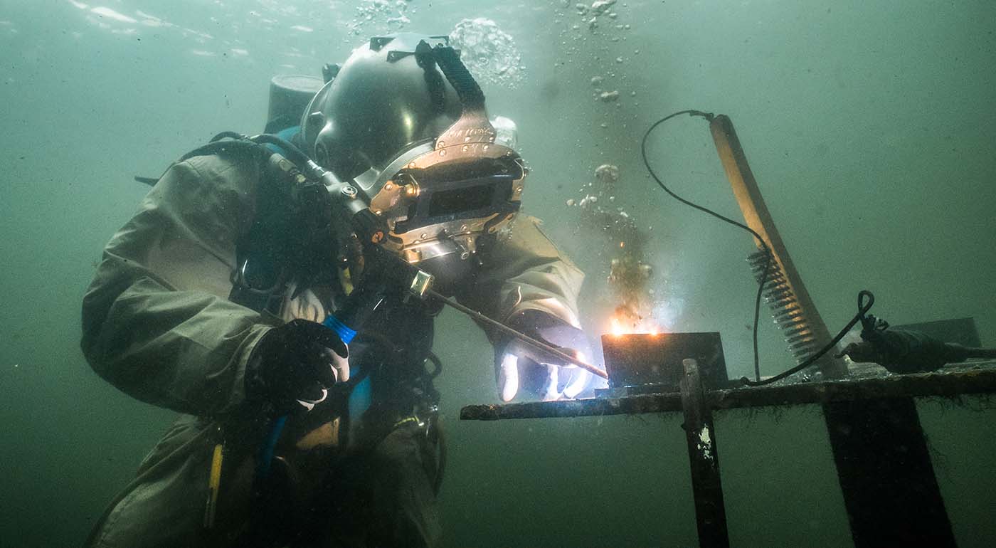 underwater welding salary