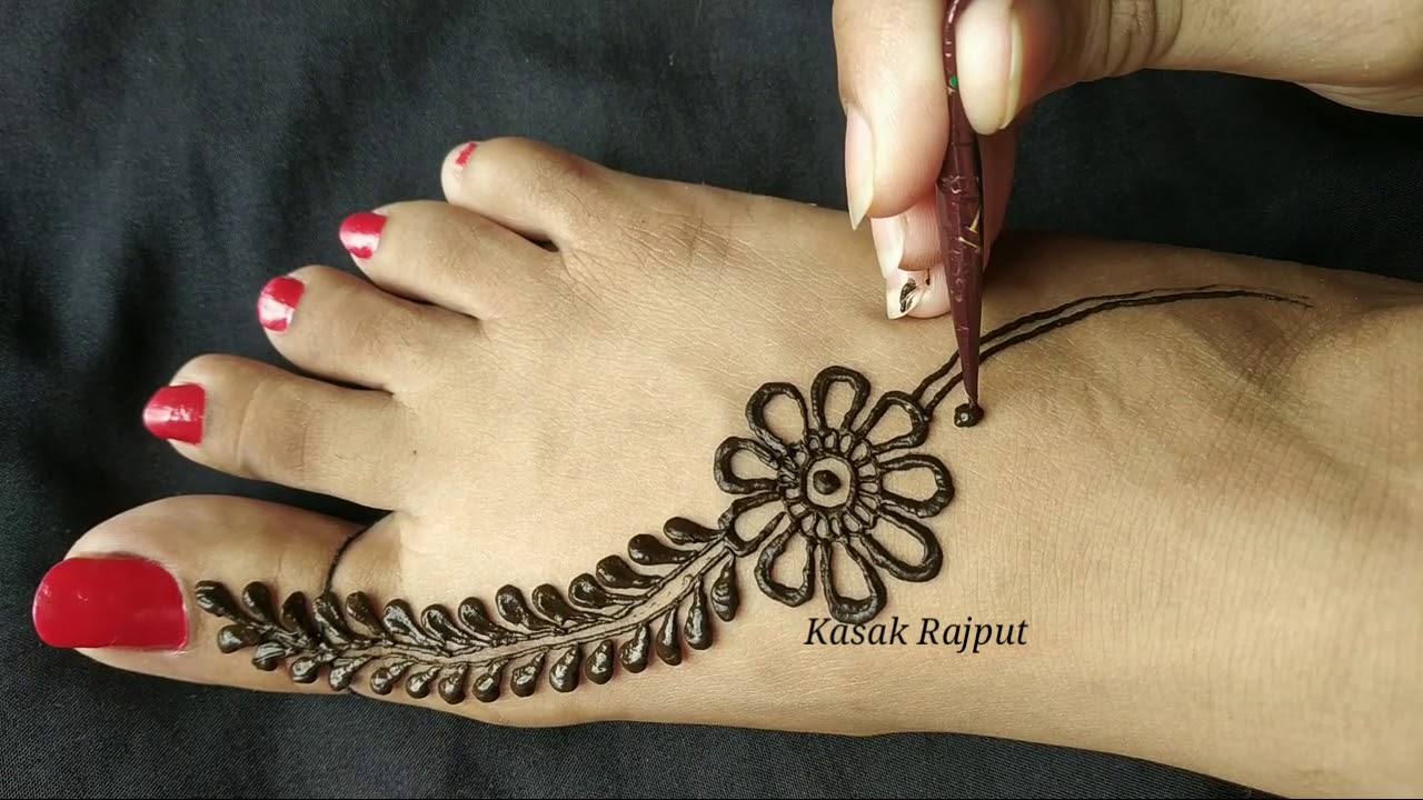 leg henna design