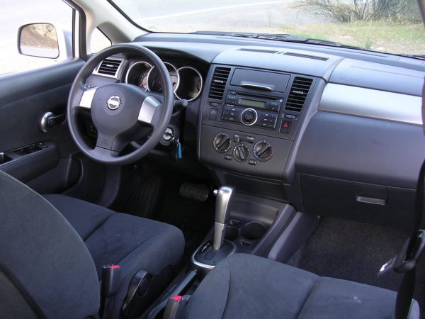 2007 nissan versa