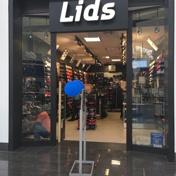 lids in deerbrook mall