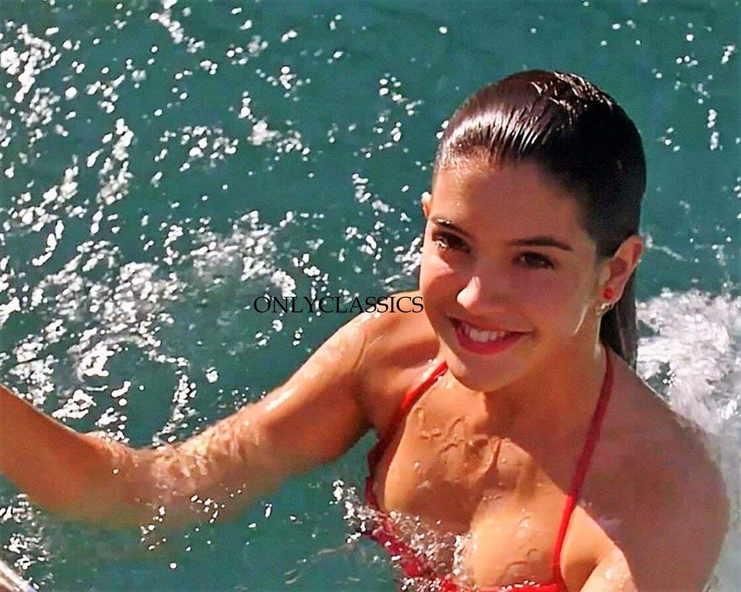 phoebe cates sexy