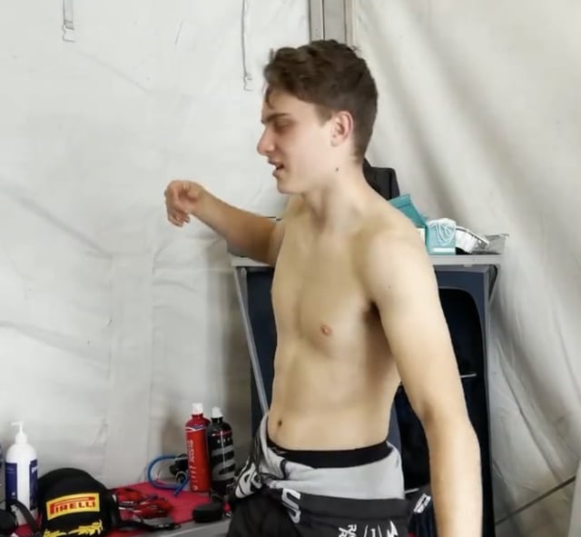 oscar piastri shirtless