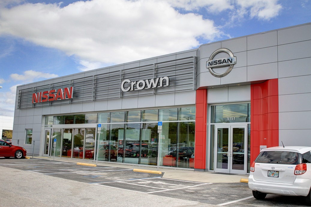 crown nissan