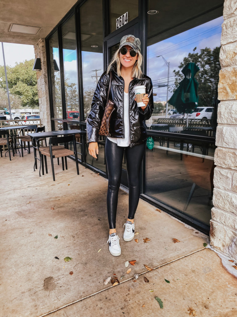 casual faux leather leggings outfit