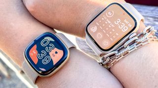 apple watch 8 vs fitbit versa 4