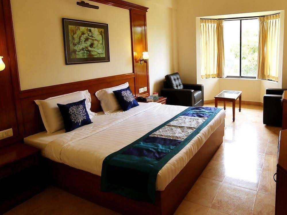 hotels near jawaharlal nehru stadium kochi