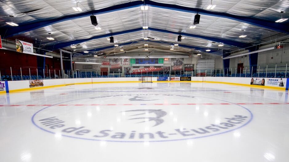 boy dies hockey puck