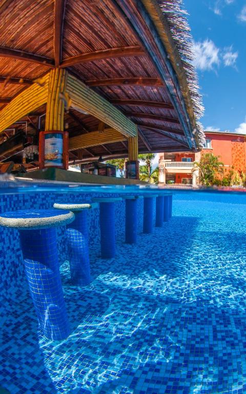 infinity bay hotel roatan honduras