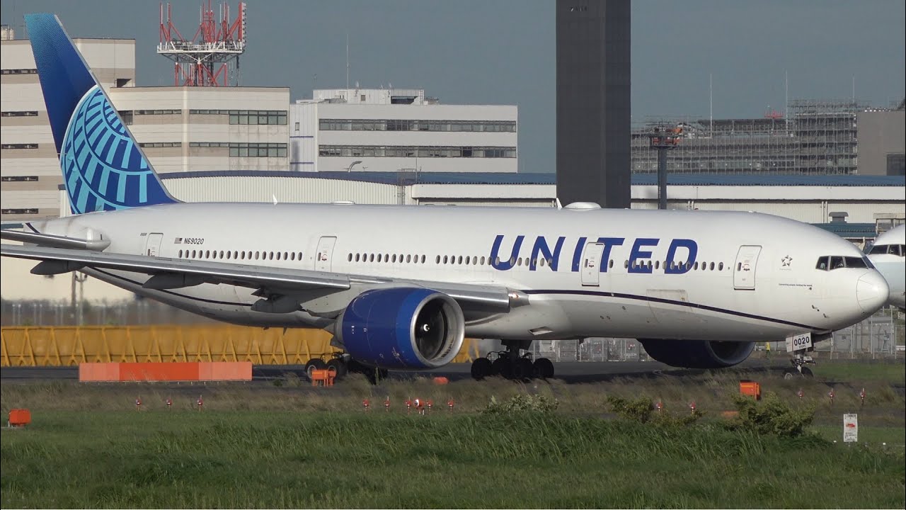 united airlines boeing 777 200er