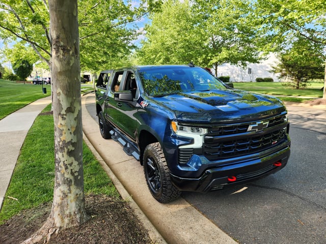 2023 chevy silverado rst accessories