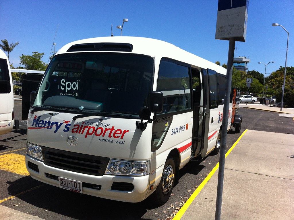 henrys airport transfers sunshine coast