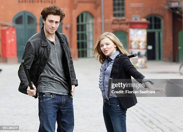 chloe moretz and aaron johnson